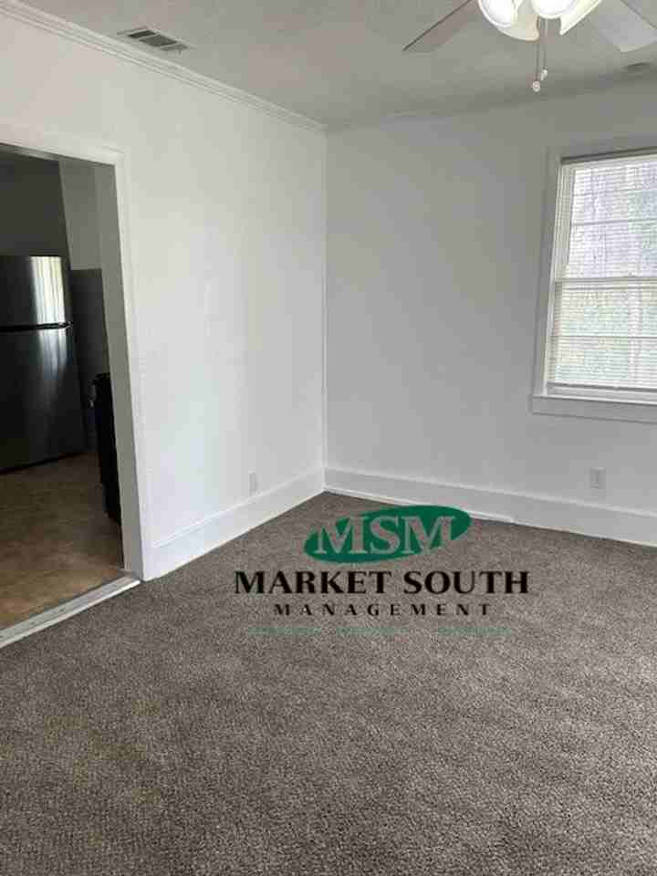 122 Gilbert Ave - Photo 3 of 11