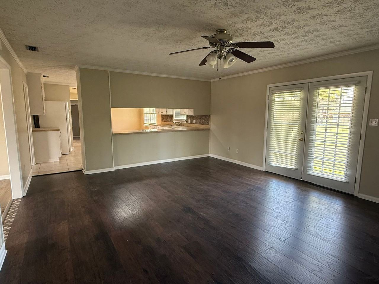 3028 Academy Dr - Photo 6 of 13