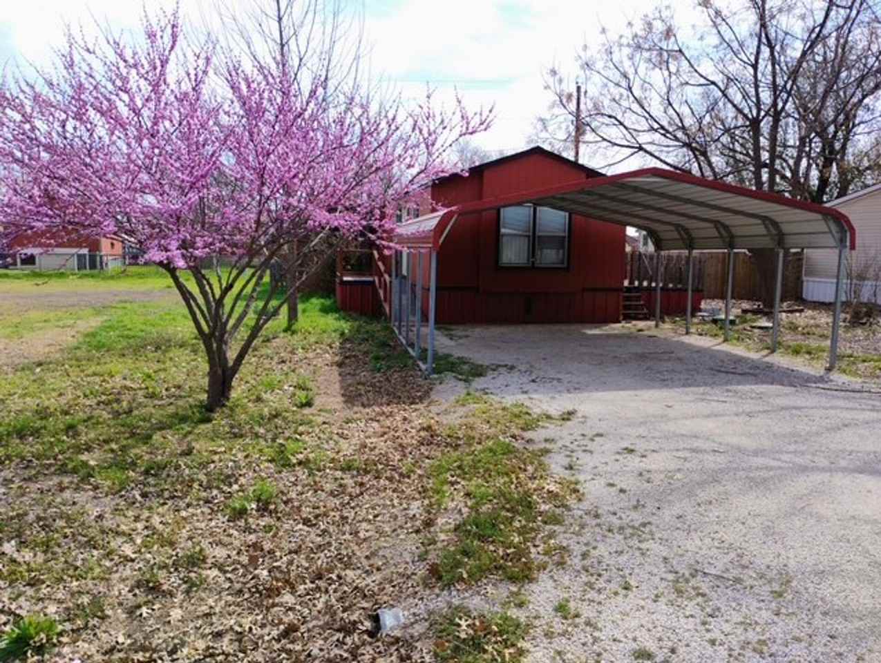 5427 Lake View Dr - Photo 2 of 13