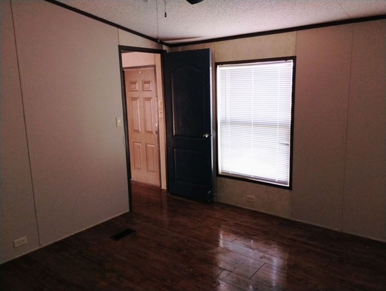 5427 Lake View Dr - Photo 3 of 13