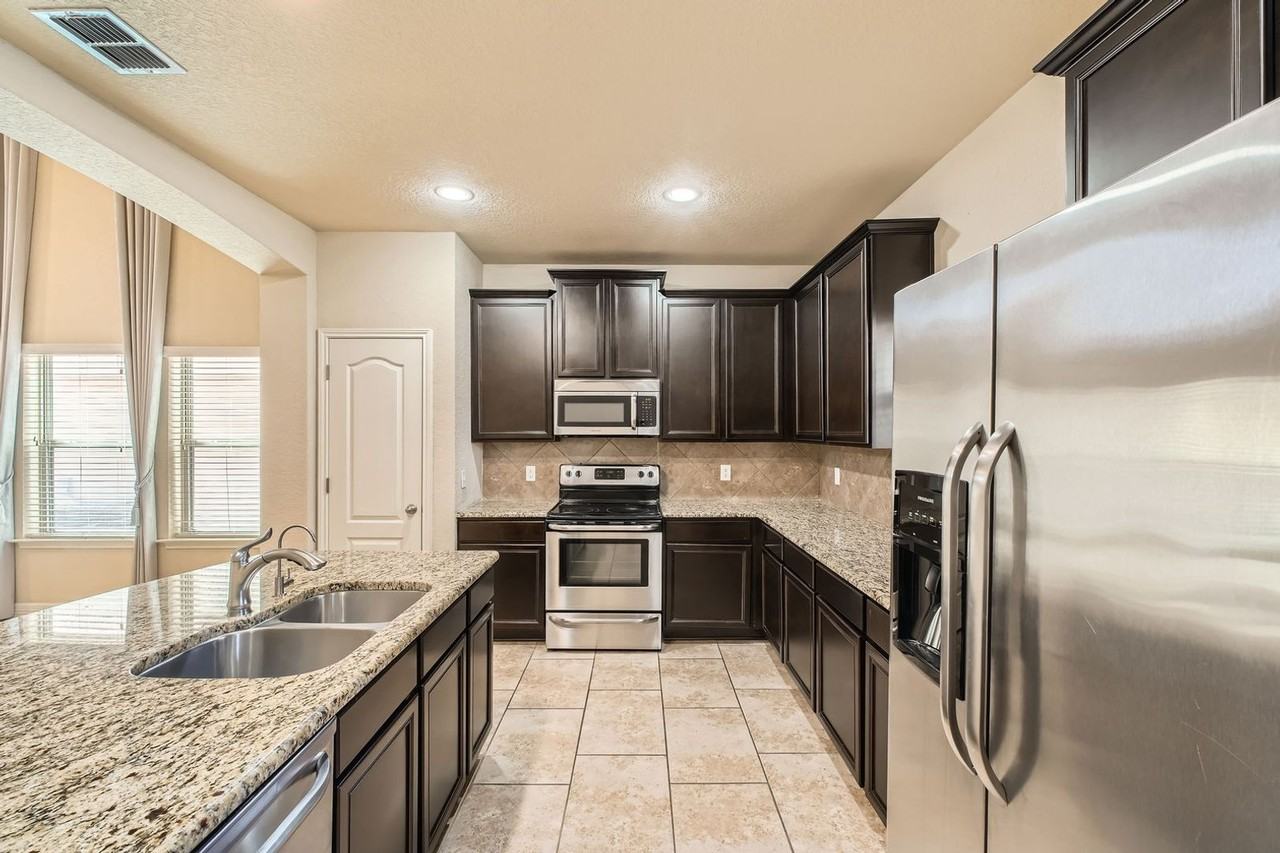 10507 Royal Est - Photo 5 of 11