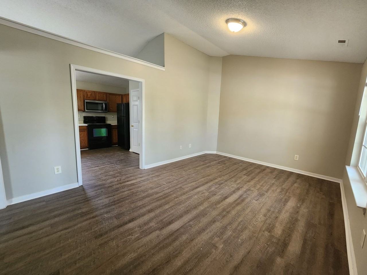 1126 Maria Christina Ln - Photo 2 of 16