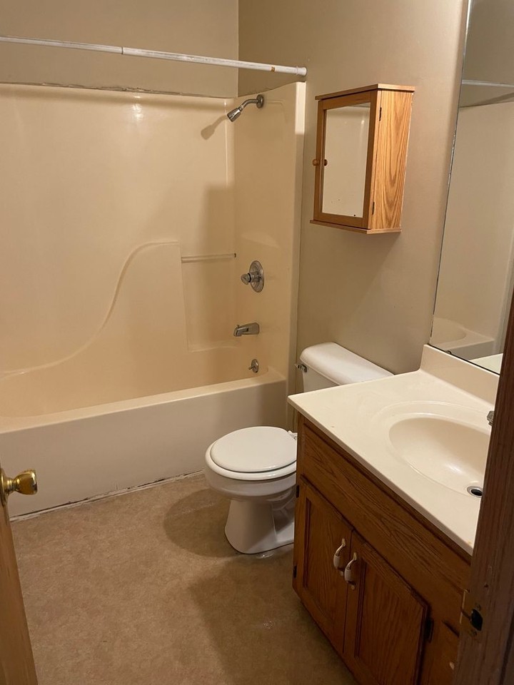 732 Parkhurst Dr - Photo 3 of 6