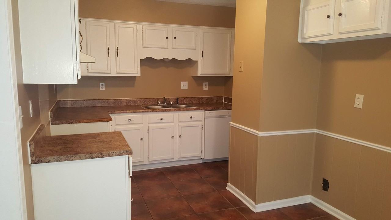 4010 Friendly Way - Photo 2 of 11