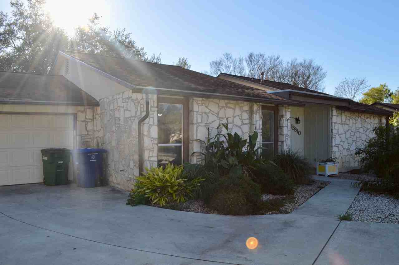 13810 Crested Pt - Photo 2 of 36