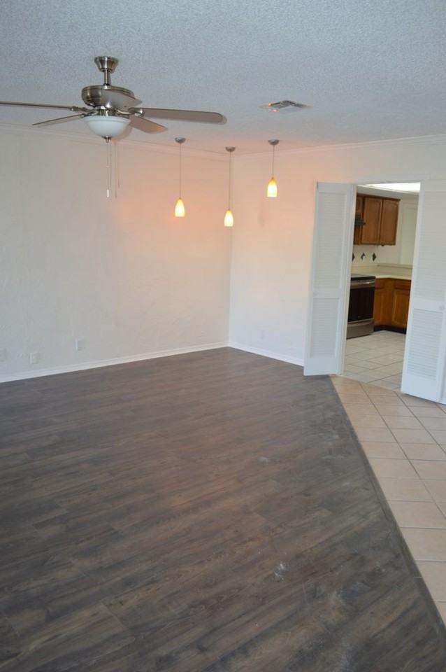 13810 Crested Pt - Photo 3 of 36