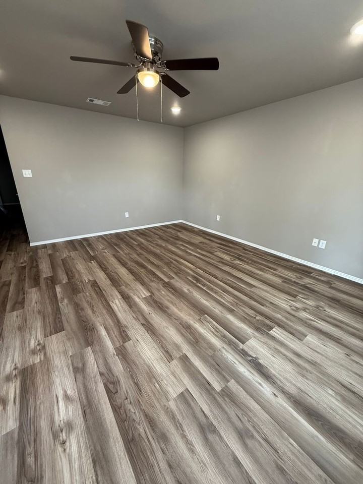 1111 E Cherry St - Photo 3 of 12