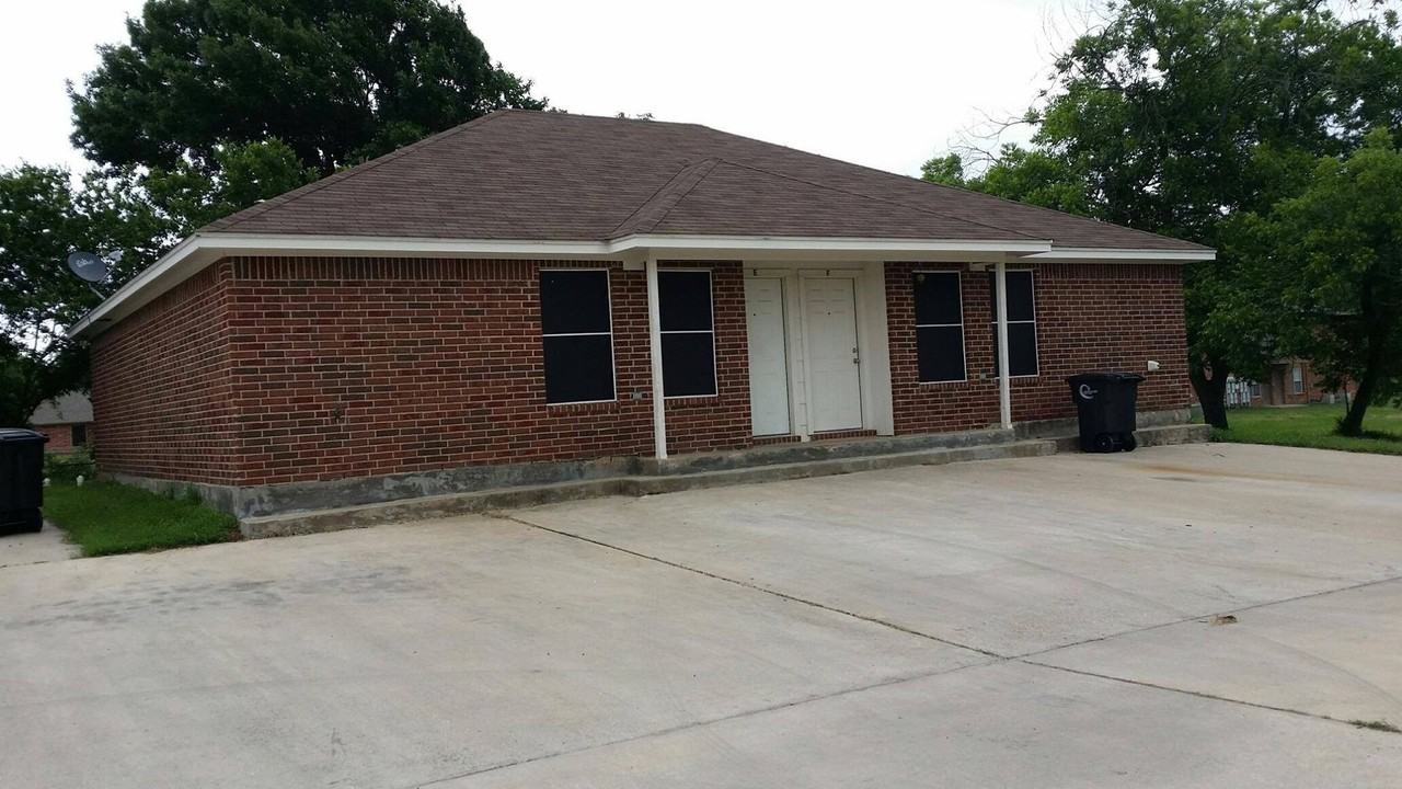 641 Woodard Ave Ste C - Photo 3 of 26