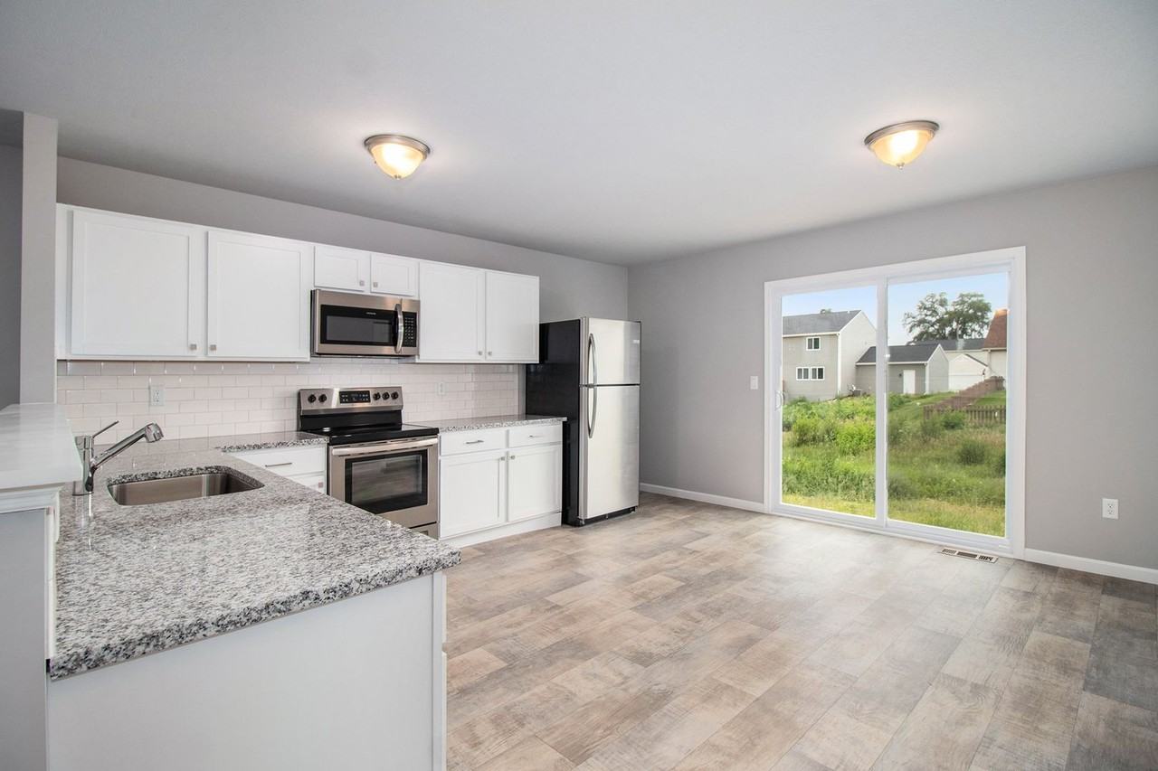 1624 Autumn Ridge Ln - Photo 2 of 21