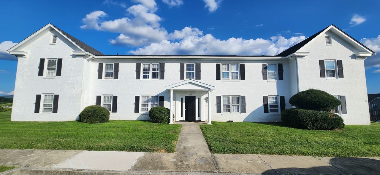 6503 Carefree Ln