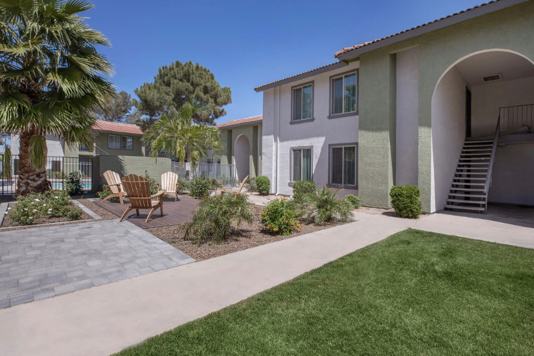 Sahara Palms & Playa Apartments 3 of 4