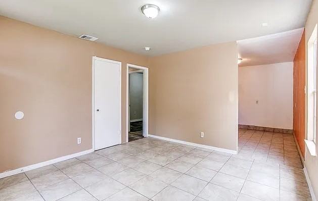 302 Las Palmas Dr #1 - Photo 2 of 3