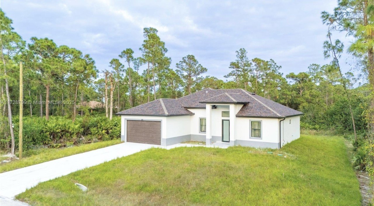 729 Giorgio Ave S #NA - Photo 2 of 30