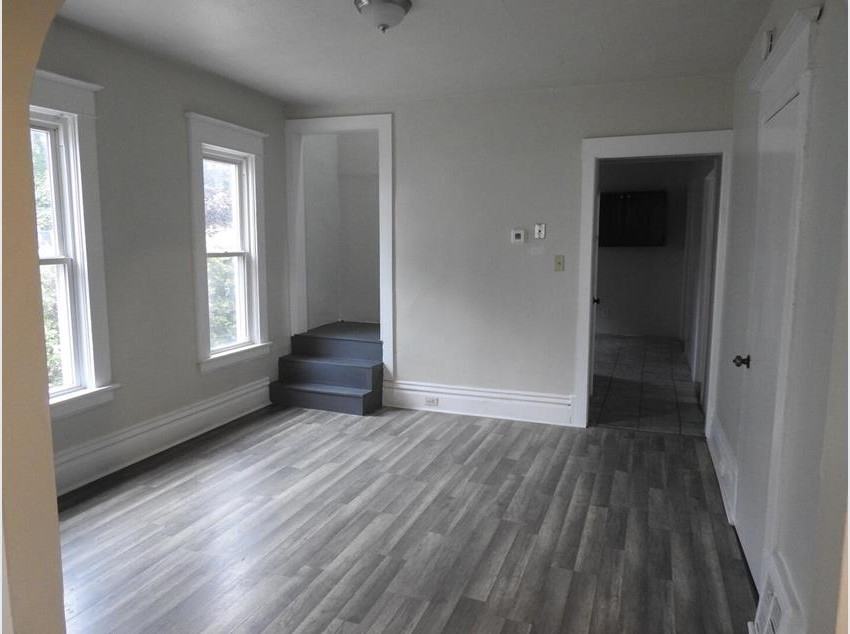 648 Plett St Sw #NA - Photo 3 of 15