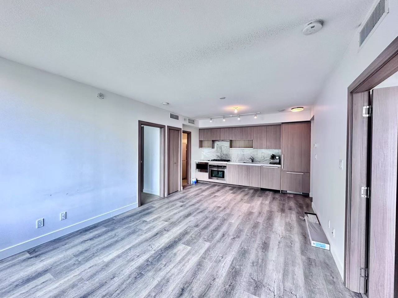 38 Smithe Street #1651 - Photo 5 of 17
