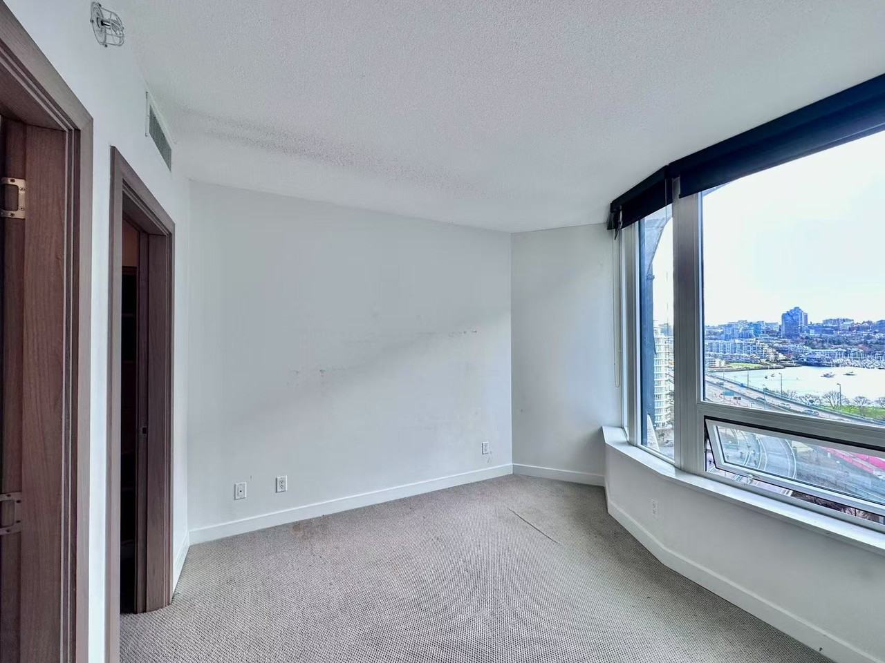 38 Smithe Street #1651 - Photo 7 of 17