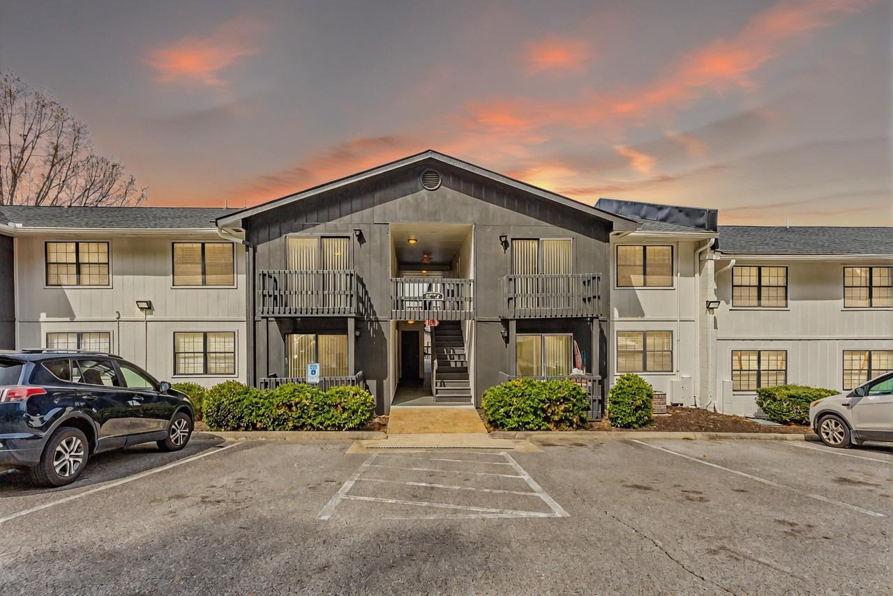 Compass Heights - Photo 5 of 29