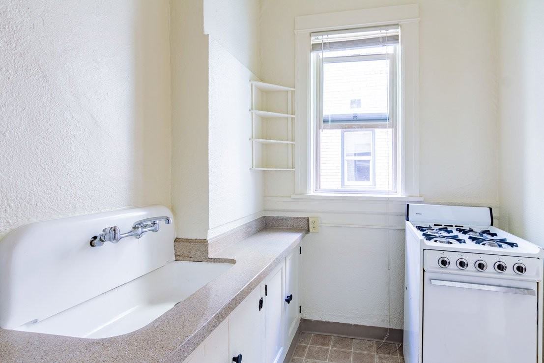 Edington Court - Photo 2 of 21