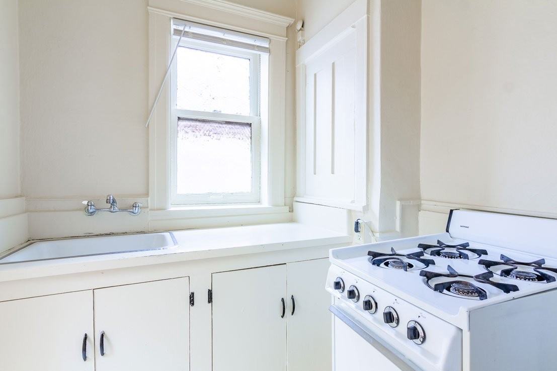 Edington Court - Photo 4 of 21