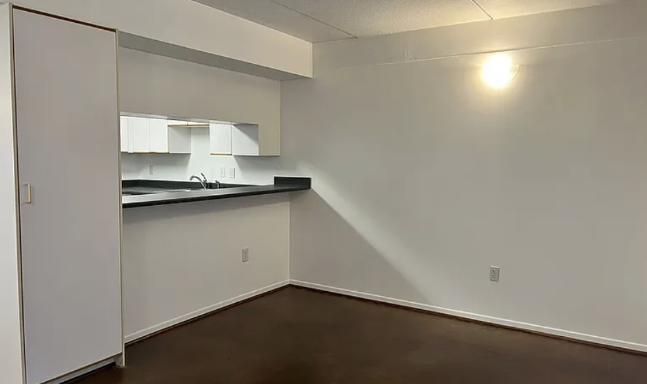 West Park Place - Photo 5 of 8