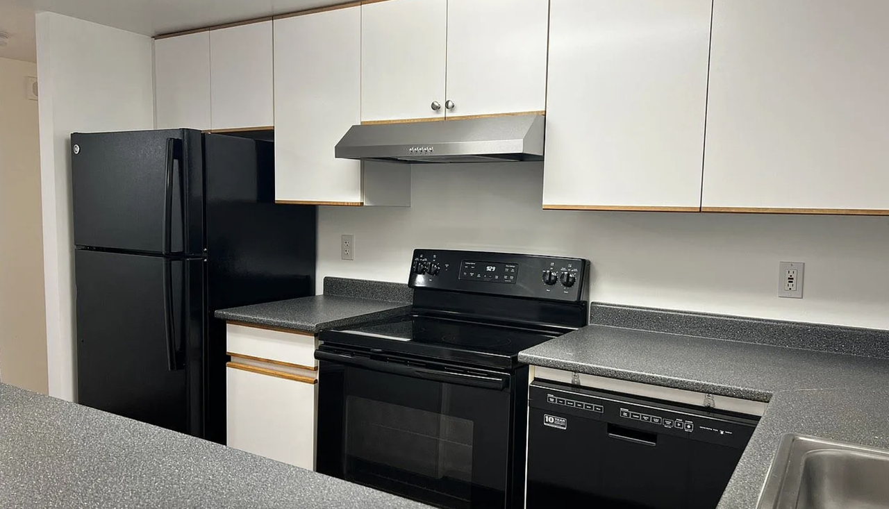 West Park Place - Photo 2 of 8