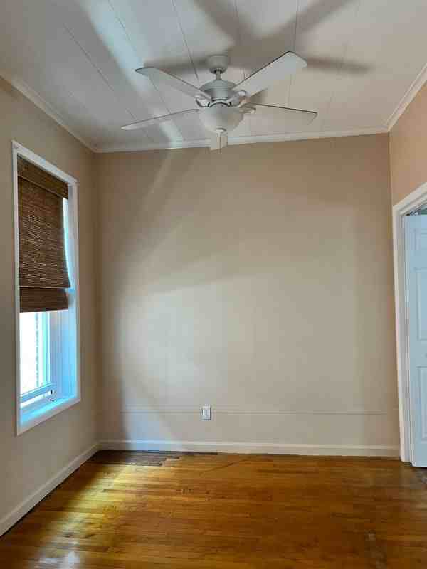 920 24th St - Photo 4 of 16