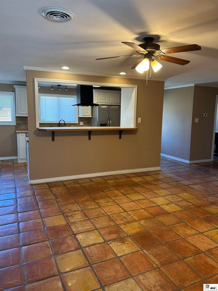 1500 Roselawn Ave - Photo 5 of 11