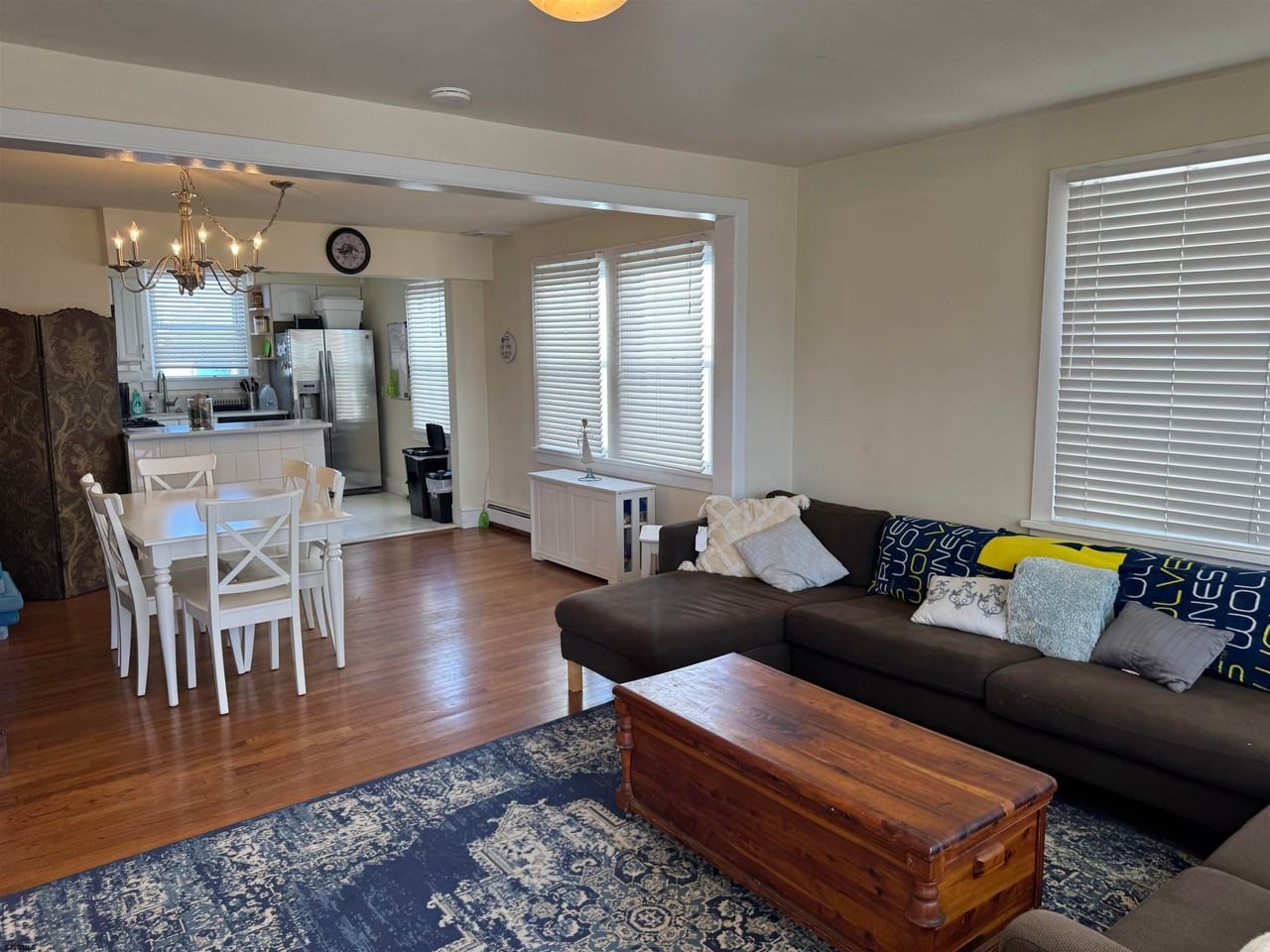 7811 Ventnor Ave - Photo 5 of 20