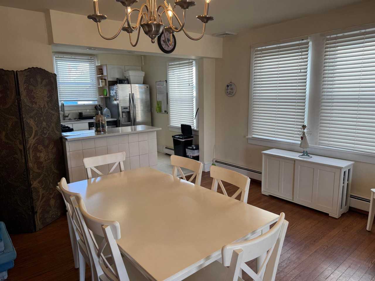 7811 Ventnor Ave - Photo 6 of 20