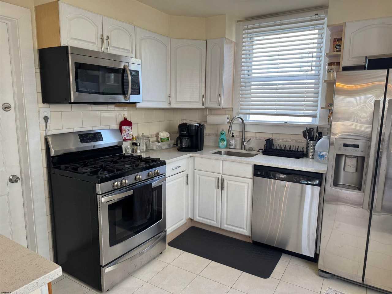 7811 Ventnor Ave - Photo 7 of 20