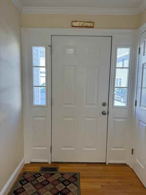 201 Main St - Photo 4 of 18