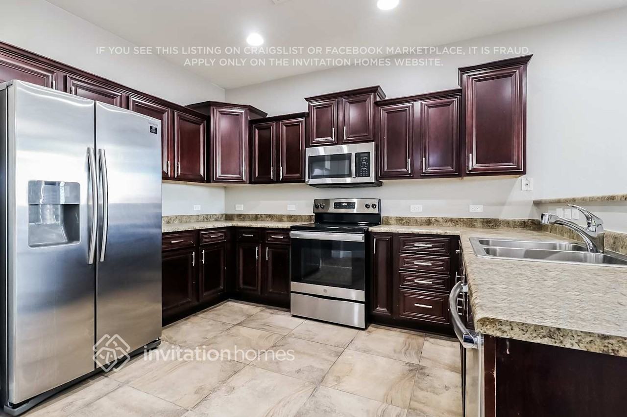217 N 107th Dr - Photo 6 of 15