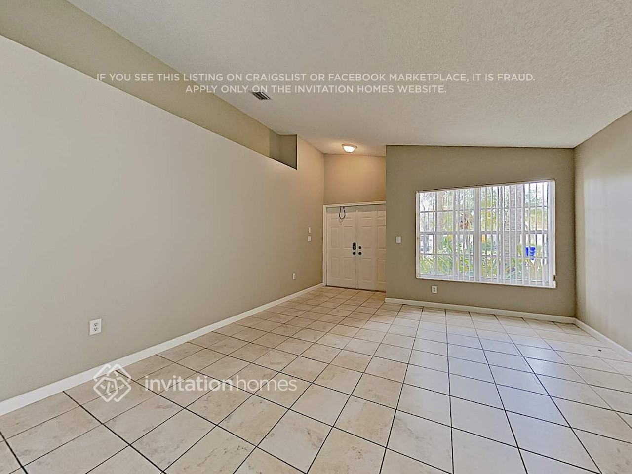 444 Sw 205th Ave - Photo 3 of 17