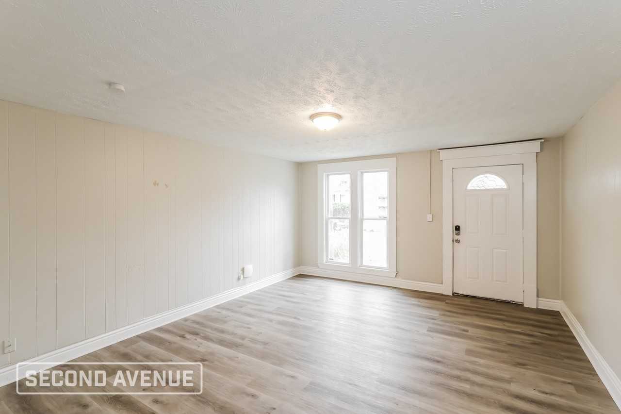 2302 Bolling Ave - Photo 4 of 28