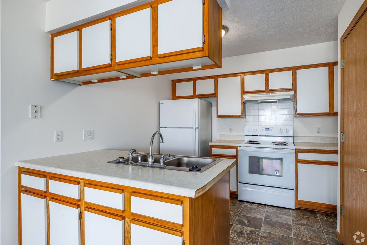 1300-1459 W Eaglewood Dr - Photo 6 of 9