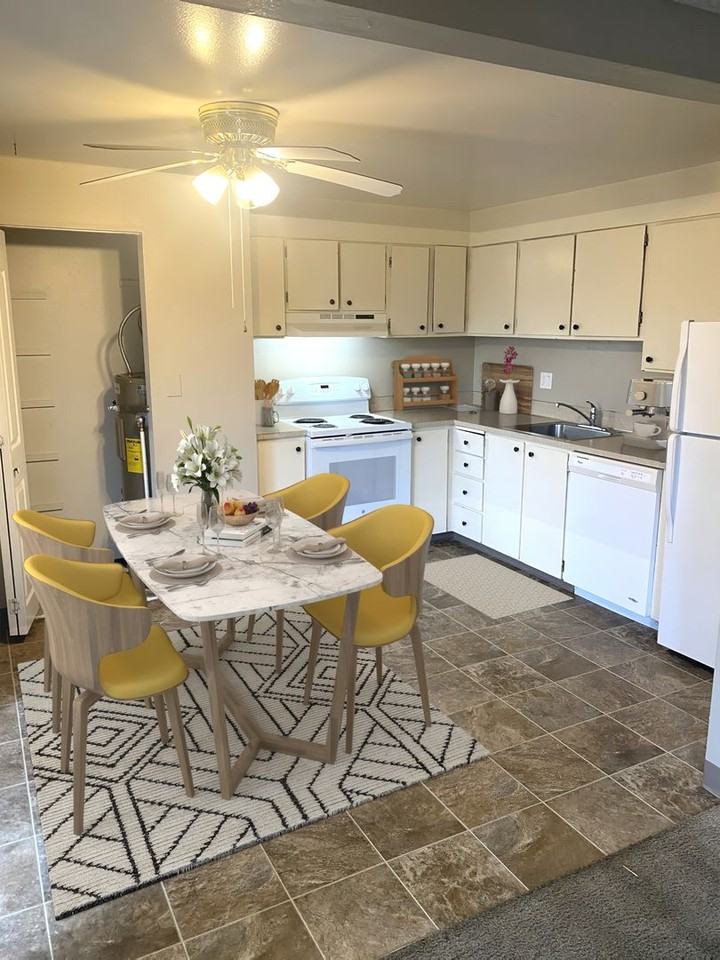 Arlington 905, LLC - Photo 4 of 25