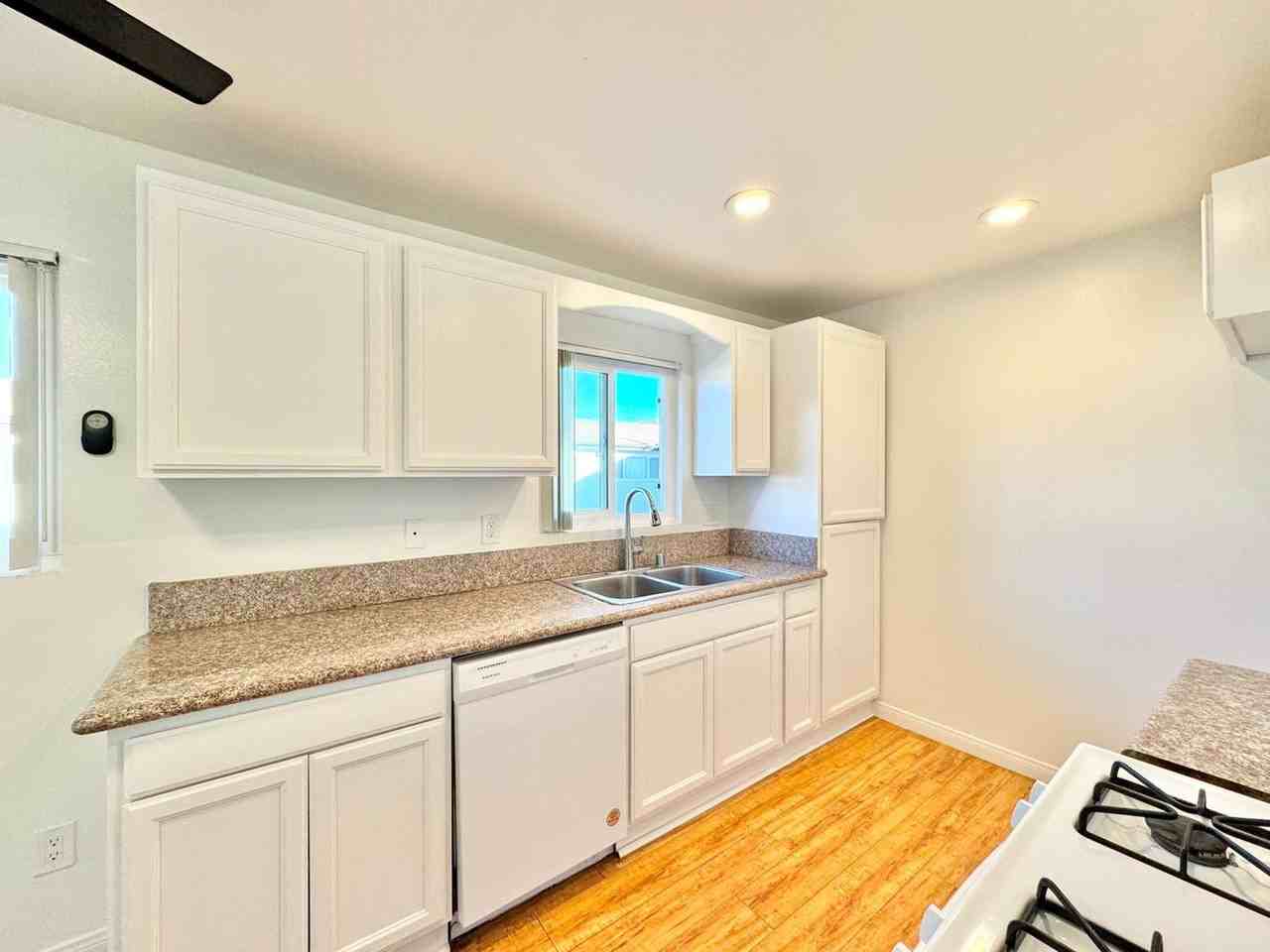 2810 -2820 Huntington St & 312 - 324 Clay Avenue - Photo 3 of 11