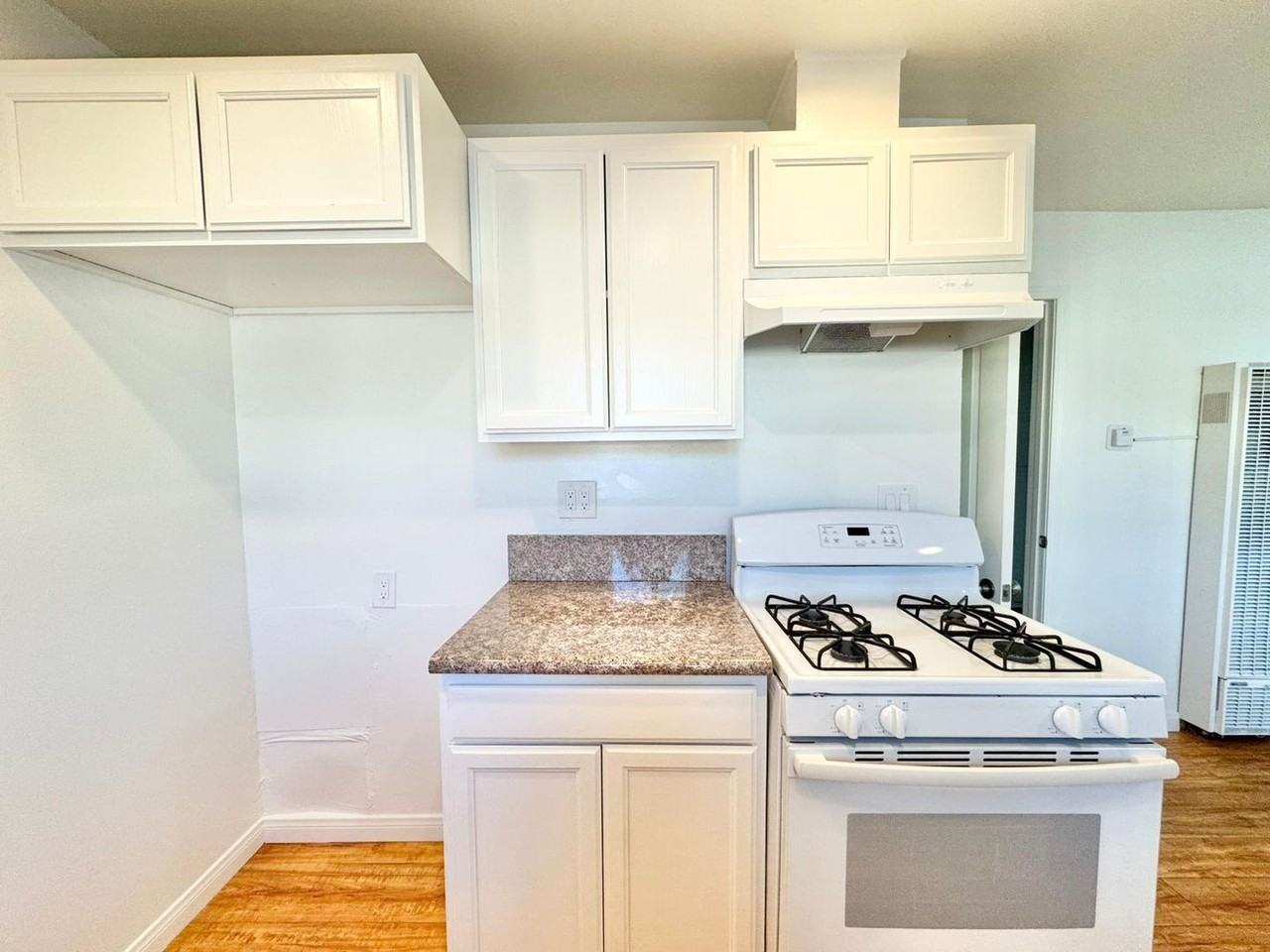 2810 -2820 Huntington St & 312 - 324 Clay Avenue - Photo 4 of 11