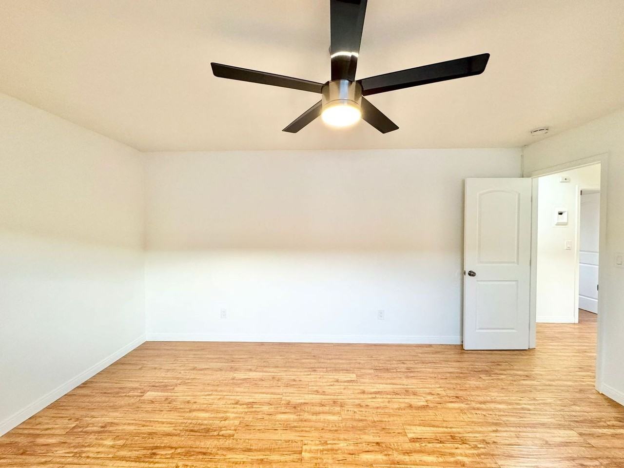 2810 -2820 Huntington St & 312 - 324 Clay Avenue - Photo 6 of 11