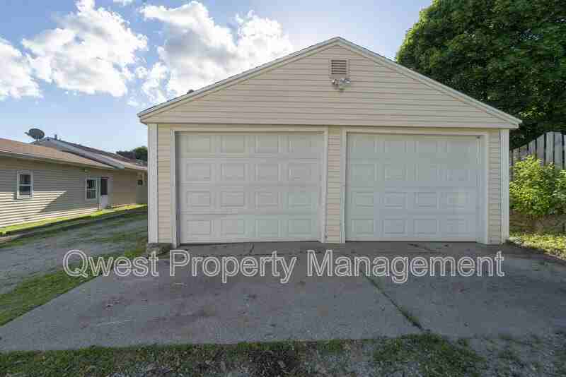 806 Emerald Ave Ne #1 - Photo 6 of 6