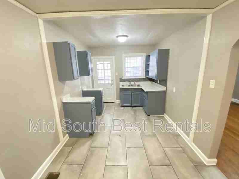 1612 Netherwood Ave - Photo 3 of 11