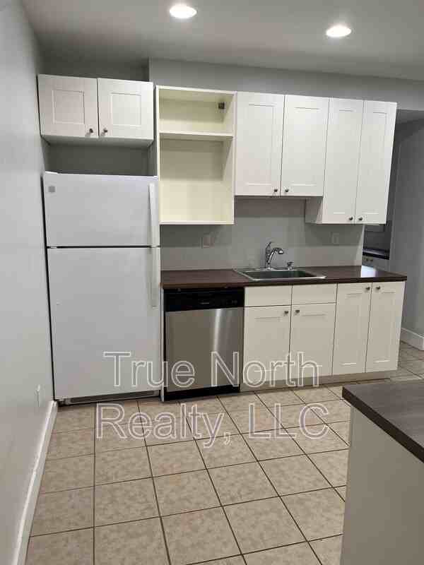 112 S Champion Ave - Photo 3 of 11