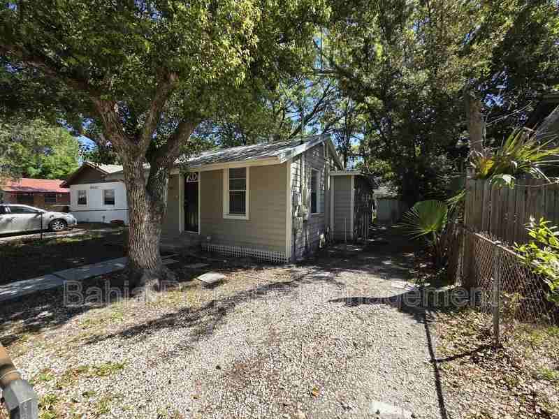 10005 N 10th St - Photo 2 of 19