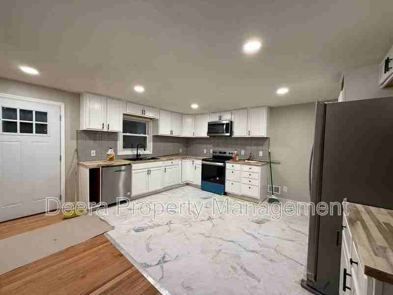 9900 Richmond Ave - Photo 3 of 10