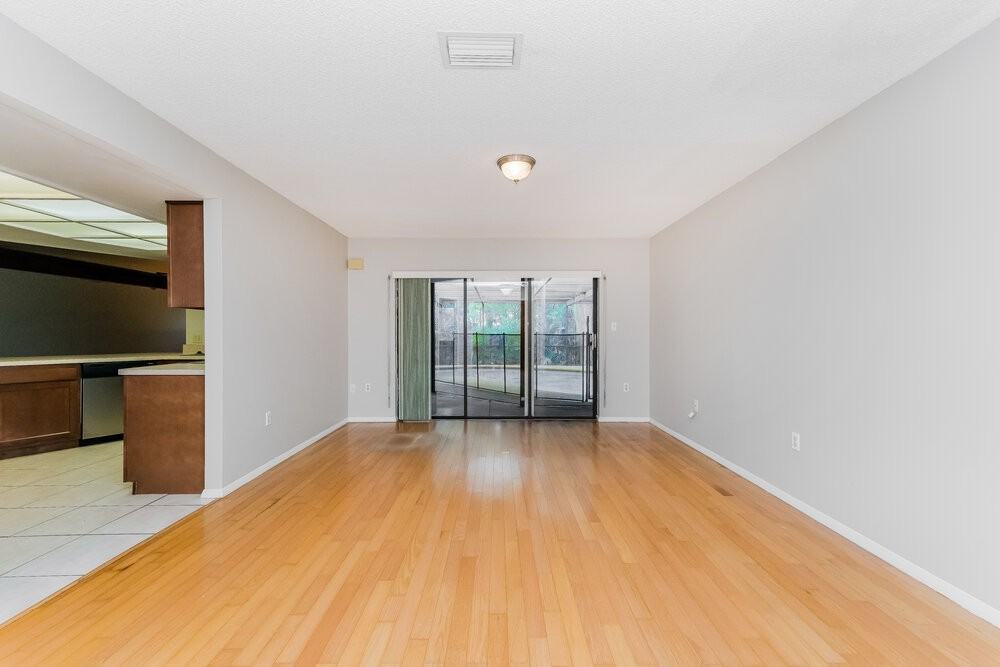 6914 Oldgate Cir - Photo 3 of 16