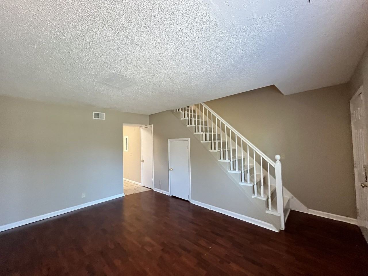 354 Ladybird Dr - Photo 3 of 13