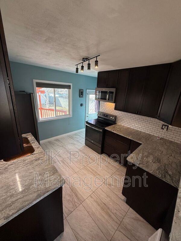 2416 4th Ave S - Photo 7 of 27
