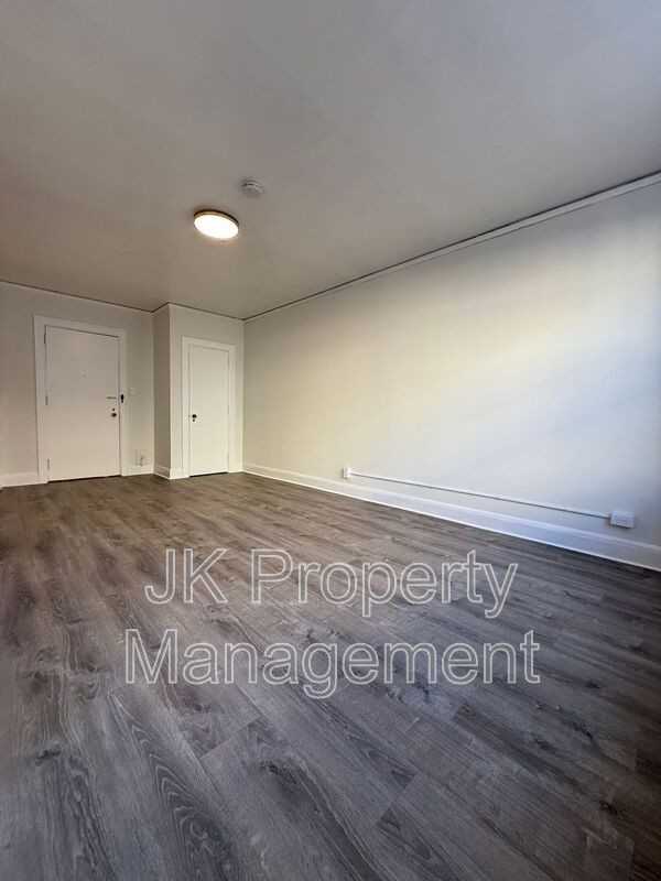310 5th St N #23 - Photo 3 of 11