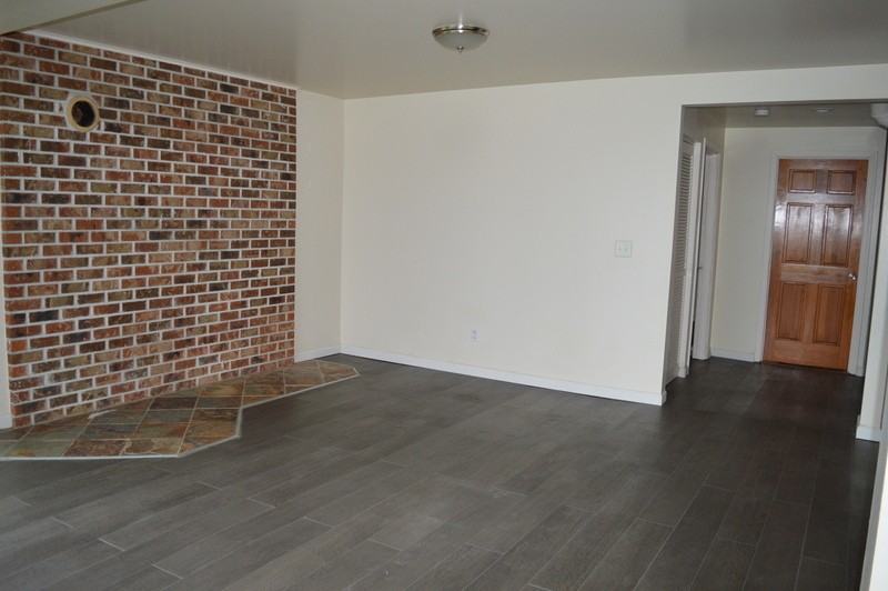 9803 Rainier Ave S - Photo 3 of 8