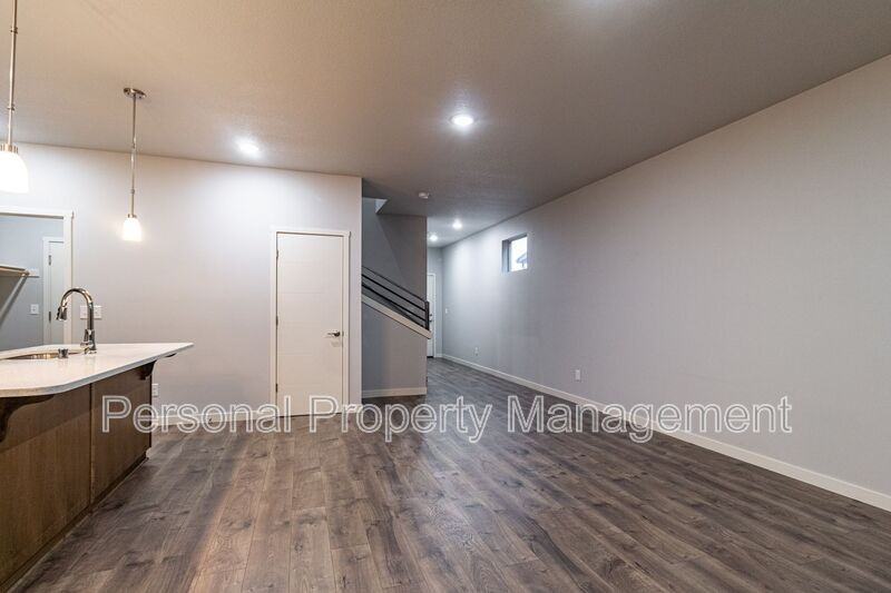 3544 Ne 61st Way - Photo 3 of 21